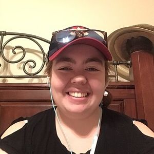 Meet your Posher, Abigail